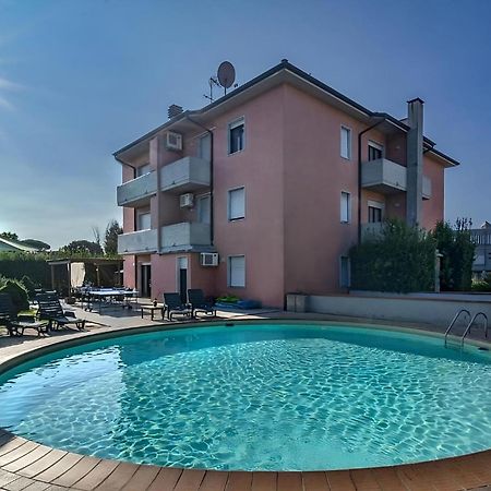 Giada Palace Apartments & Pool - Giada Palace Group 루카 외부 사진